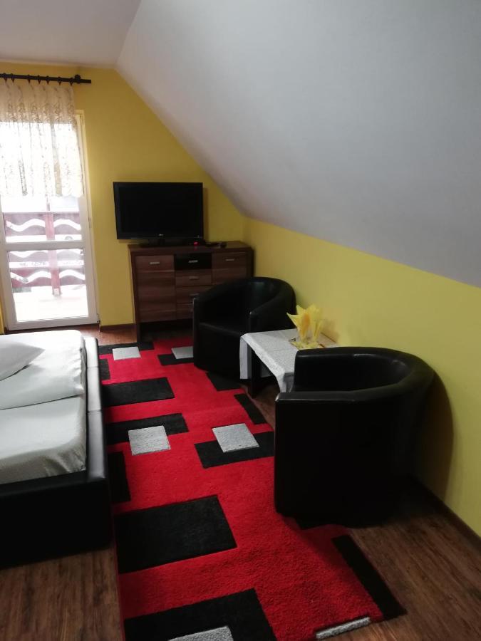 Pension, Camping & Biker Station Zur Deutschen Eiche Ciocanesti Εξωτερικό φωτογραφία