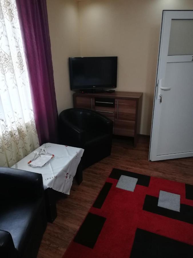 Pension, Camping & Biker Station Zur Deutschen Eiche Ciocanesti Εξωτερικό φωτογραφία