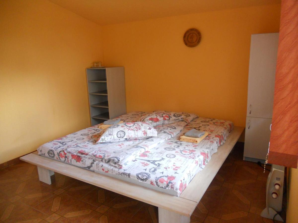 Pension, Camping & Biker Station Zur Deutschen Eiche Ciocanesti Εξωτερικό φωτογραφία