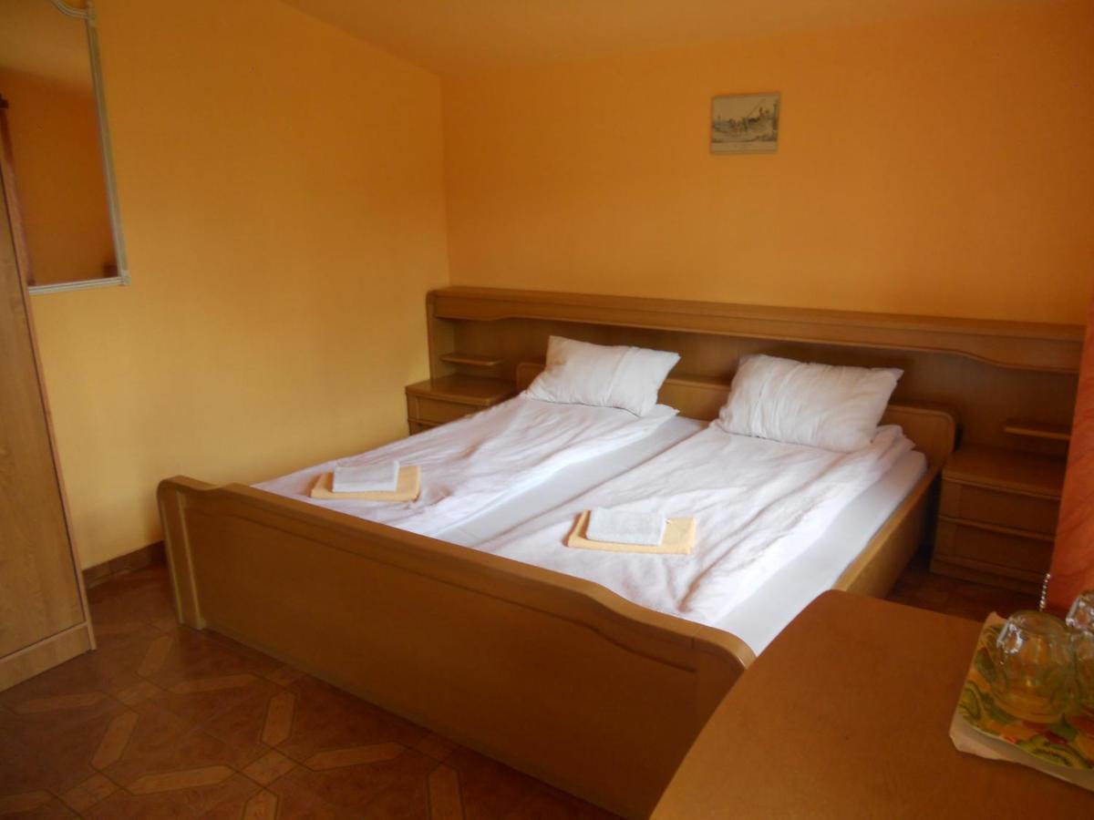 Pension, Camping & Biker Station Zur Deutschen Eiche Ciocanesti Εξωτερικό φωτογραφία