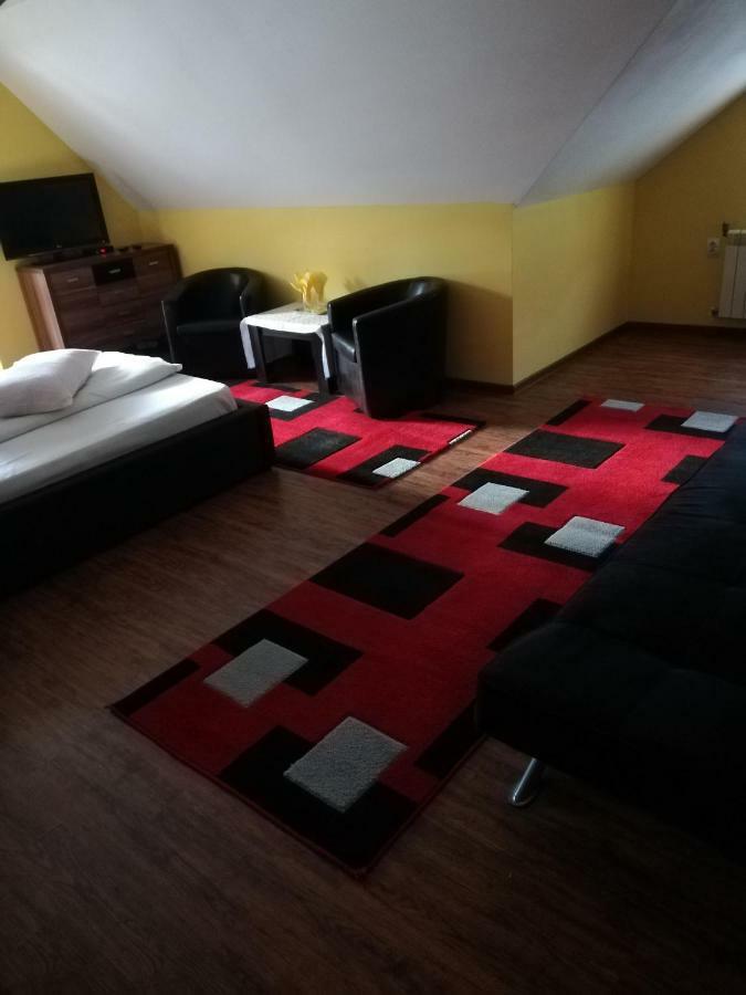 Pension, Camping & Biker Station Zur Deutschen Eiche Ciocanesti Εξωτερικό φωτογραφία